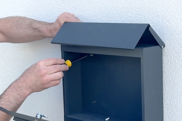 ZOFITHERM HTI45: Chytré kotvení světel, schránek i kamer do zateplené fasády